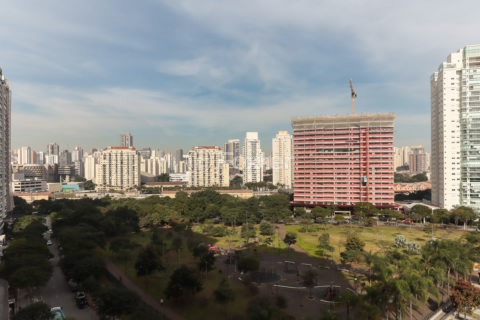 Image 4 - 1005896