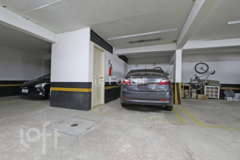 Image 4 - 1005947