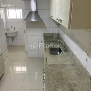 Image 8 - 1006155