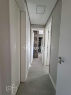 Image 16 - 1006157