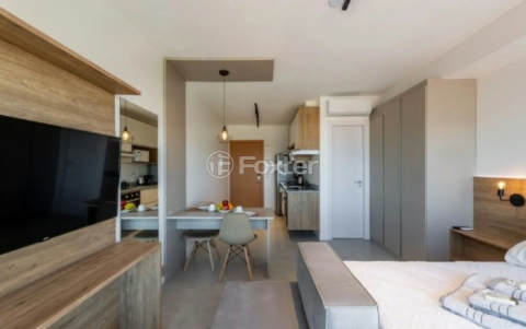 Image 3 - 1006158