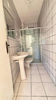 Image 4 - 1006343