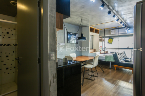 Image 4 - 1006349