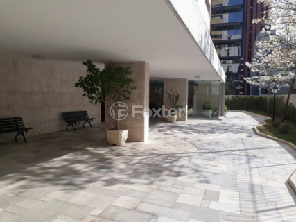 Image 35 - 1006354