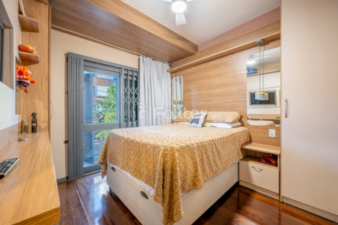 Image 14 - 1006430