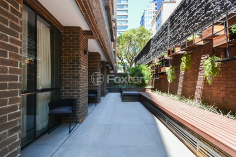 Image 38 - 1006456