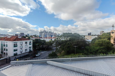 Image 2 - 1006490