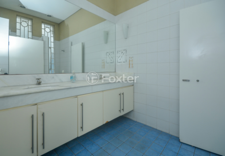 Image 32 - 1006567