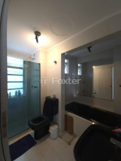 Image 2 - 1006573