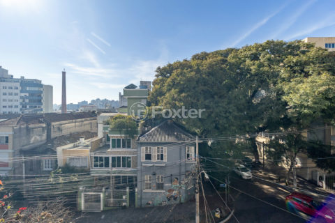 Image 28 - 1006673