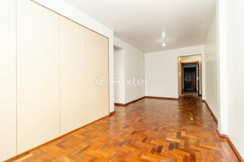 Image 42 - 1006673