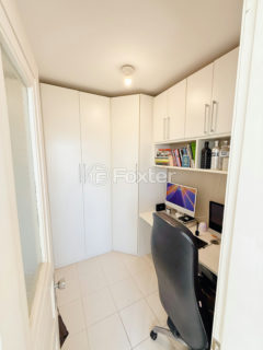 Image 21 - 1006759