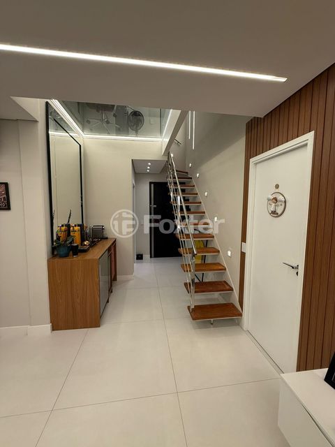 Image 4 - 1006891