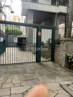 Image 3 - 1006907
