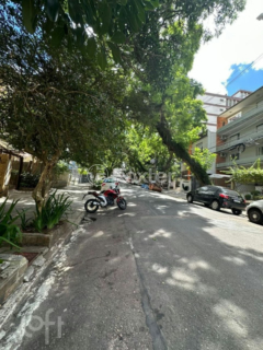 Image 2 - 1006931
