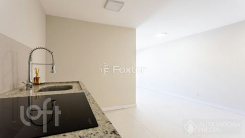 Image 3 - 1006944