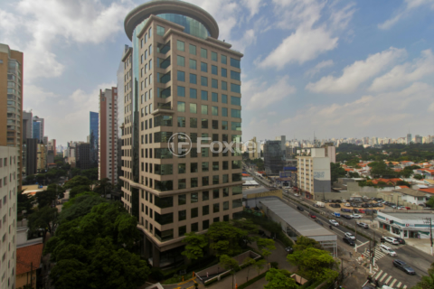 Image 17 - 1007147