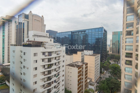 Image 26 - 1007156