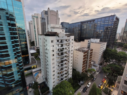Image 11 - 1007156