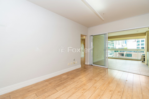 Image 3 - 1007195