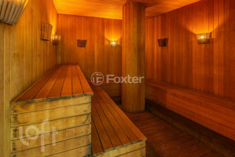 Image 37 - 1007305