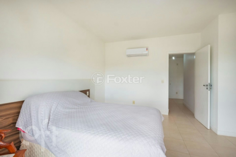 Image 33 - 1007400