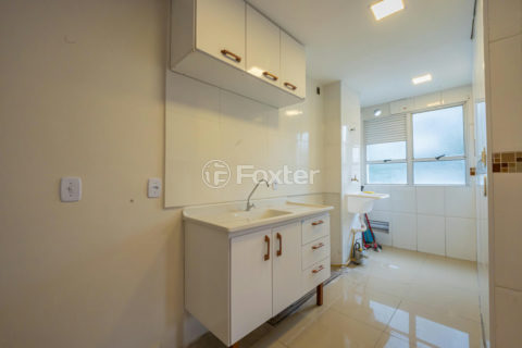 Image 20 - 1007441