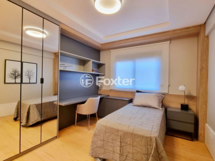 Image 12 - 1007546