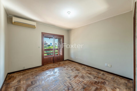 Image 33 - 1007674