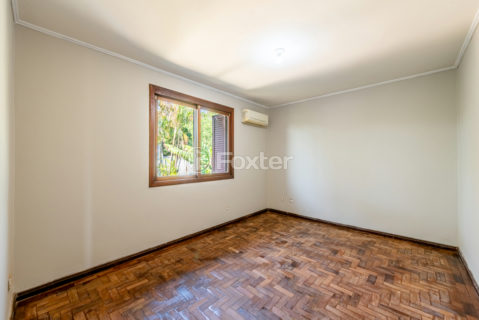 Image 31 - 1007674
