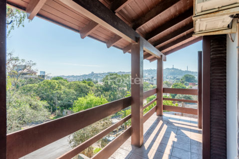 Image 37 - 1007674