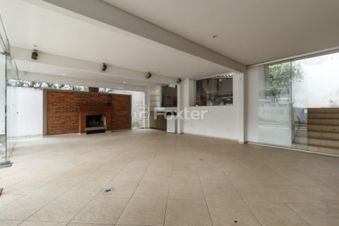 Image 11 - 1007675