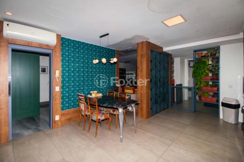 Image 37 - 1007852
