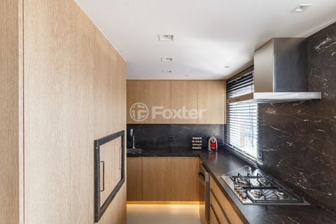 Image 8 - 1007866