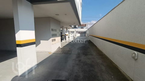 Image 21 - 1007893