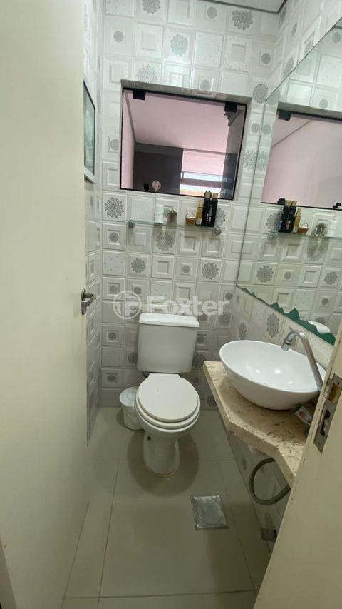 Image 11 - 1007936