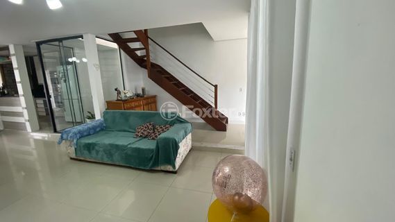Image 6 - 1007936