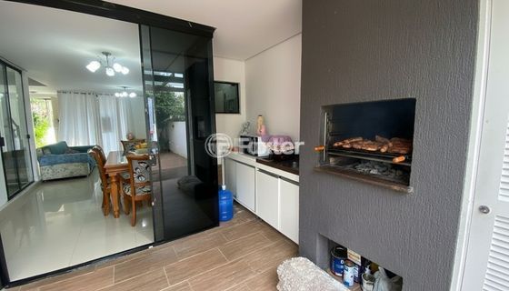 Image 9 - 1007936