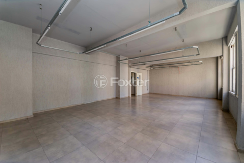 Image 24 - 1007942