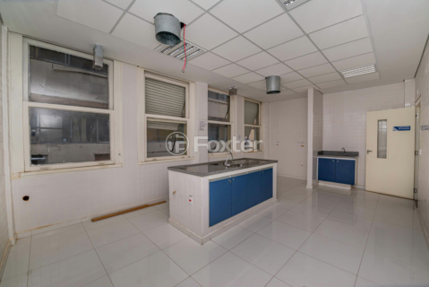 Image 30 - 1007942