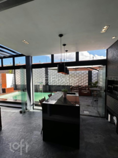 Image 34 - 1007948