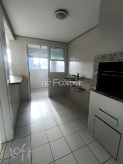 Image 4 - 1007982