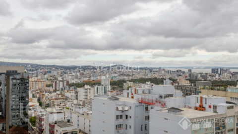 Image 37 - 1008012