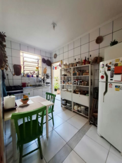 Image 2 - 1008162