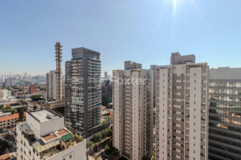 Image 11 - 1008196