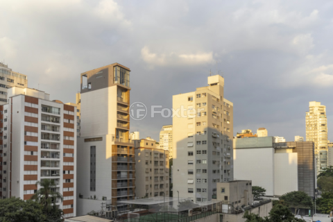 Image 10 - 1008209