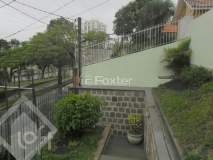 Image 2 - 1008325