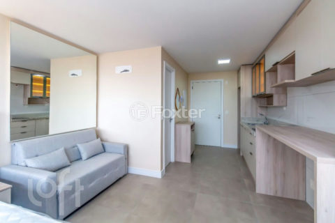 Image 39 - 1008350