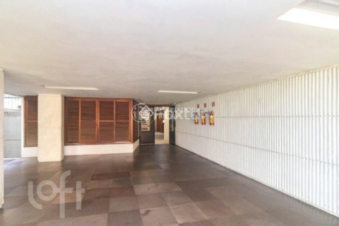 Image 33 - 1008357
