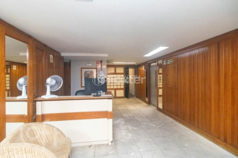 Image 32 - 1008357